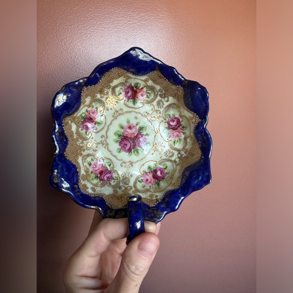 Nippon Vintage lobed Dish ✨ - Picture 2 of 10